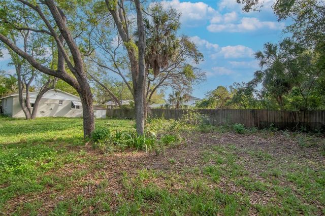 2826 W SHELTON AVENUE, Tampa, FL 33611