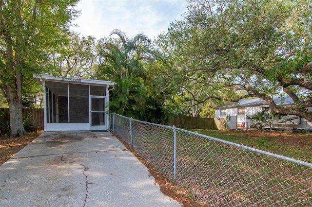 2826 W SHELTON AVENUE, Tampa, FL 33611
