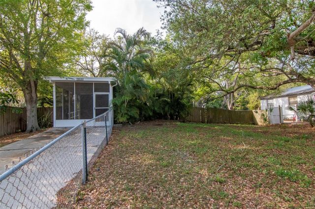 2826 W SHELTON AVENUE, Tampa, FL 33611