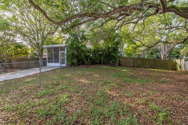 2826 W SHELTON AVENUE, Tampa, FL 33611