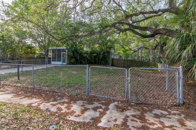 2826 W SHELTON AVENUE, Tampa, FL 33611