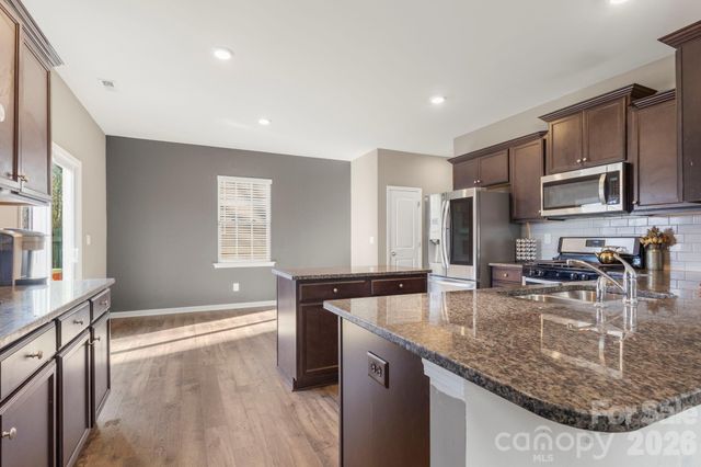 120 Sequoia Forest Drive, Mooresville, NC 28117