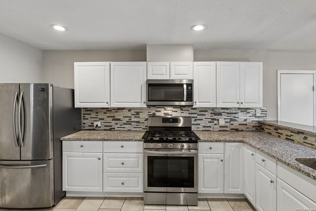 250 Benita, San Antonio, TX 78210