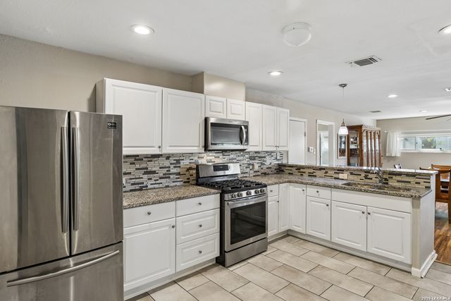 250 Benita, San Antonio, TX 78210