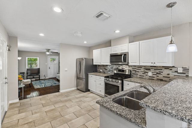 250 Benita, San Antonio, TX 78210