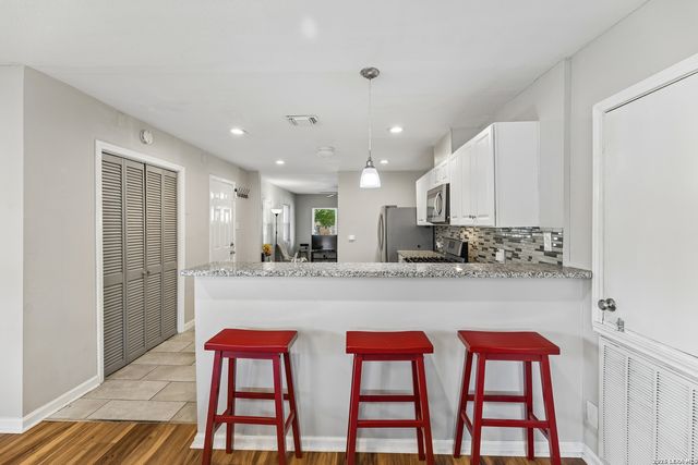 250 Benita, San Antonio, TX 78210