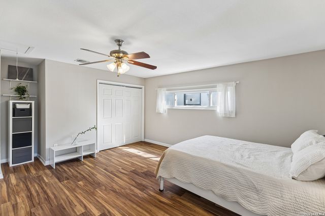 250 Benita, San Antonio, TX 78210