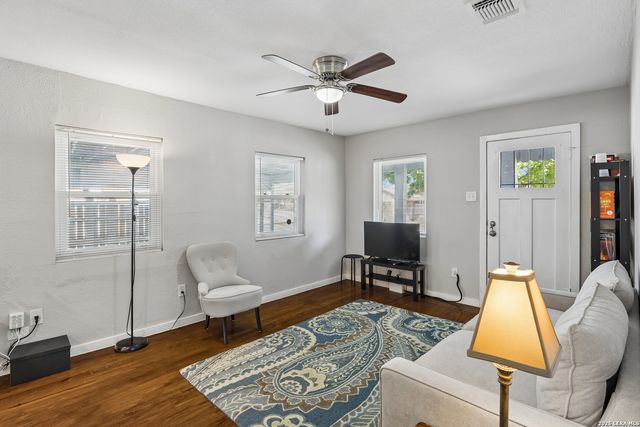 250 Benita, San Antonio, TX 78210