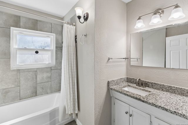 250 Benita, San Antonio, TX 78210