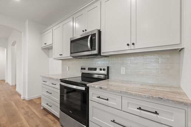 1707 Lakeway Drive, Cleburne, TX 76033