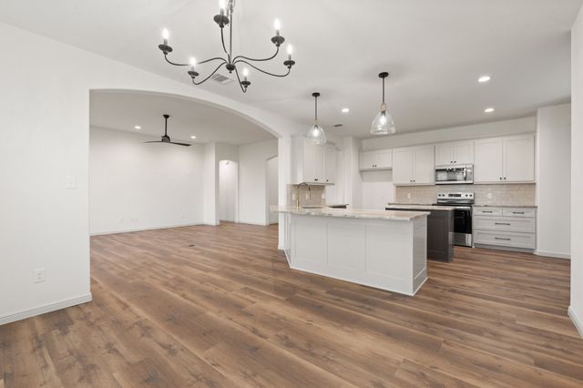 1707 Lakeway Drive, Cleburne, TX 76033