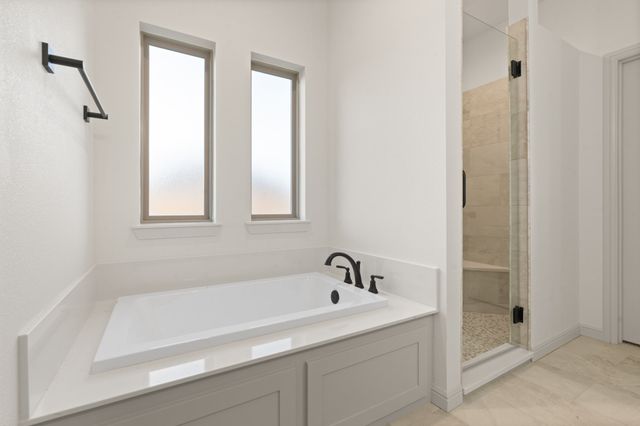 1707 Lakeway Drive, Cleburne, TX 76033