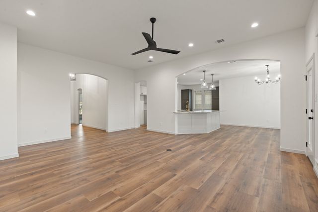 1707 Lakeway Drive, Cleburne, TX 76033