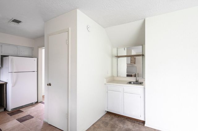 4423 Mossygate Drive, Spring, TX 77373