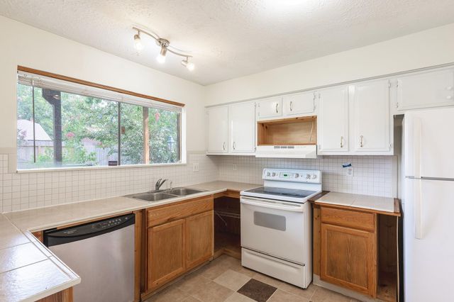 4423 Mossygate Drive, Spring, TX 77373