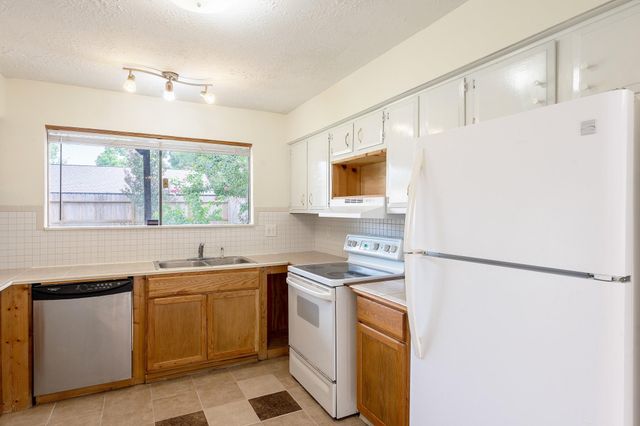 4423 Mossygate Drive, Spring, TX 77373