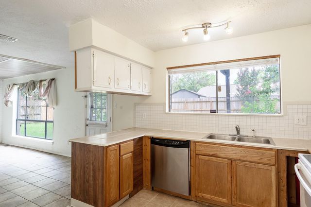 4423 Mossygate Drive, Spring, TX 77373
