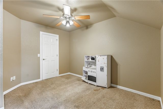 56 S Woodsprings Drive, Fayetteville, AR 72701