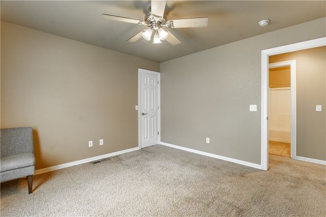 56 S Woodsprings Drive, Fayetteville, AR 72701
