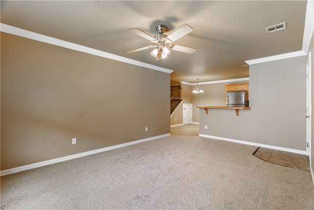 56 S Woodsprings Drive, Fayetteville, AR 72701