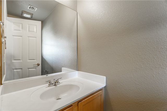 56 S Woodsprings Drive, Fayetteville, AR 72701
