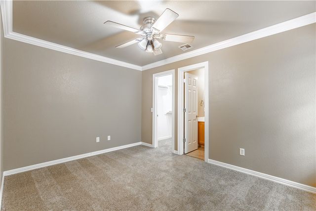 56 S Woodsprings Drive, Fayetteville, AR 72701
