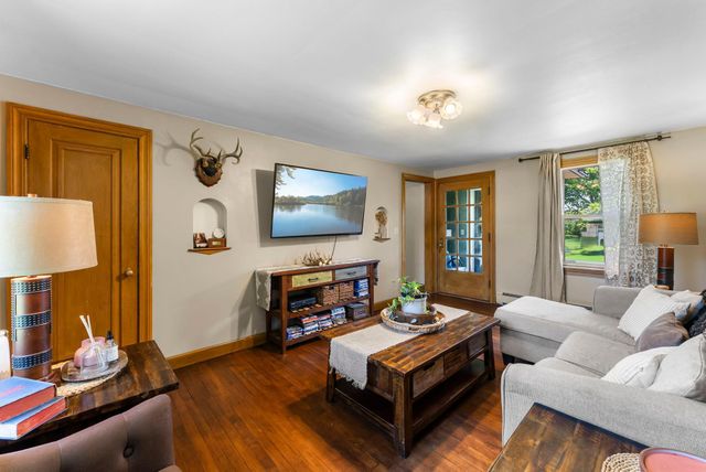 326 4th Avenue NE, Cambridge, MN 55008