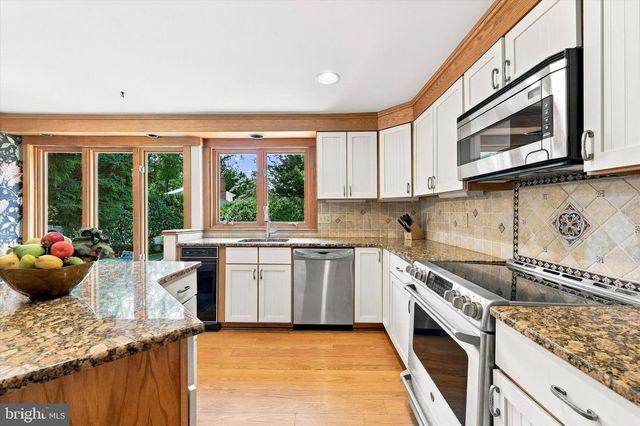 809 CLOVERLY RD, Berwyn, PA 19312