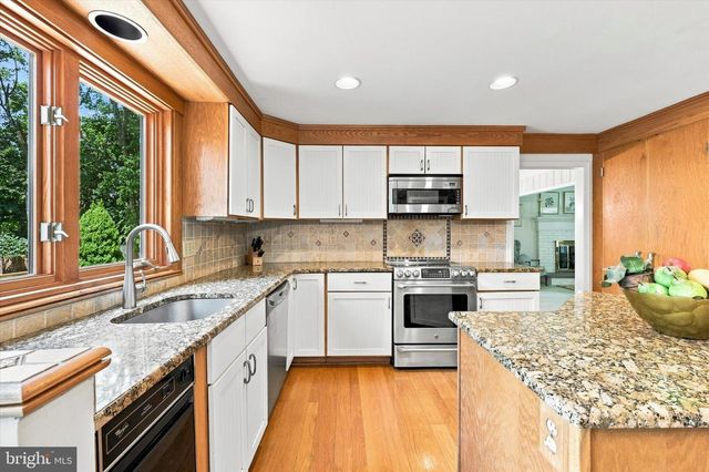 809 CLOVERLY RD, Berwyn, PA 19312