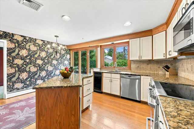 809 CLOVERLY RD, Berwyn, PA 19312