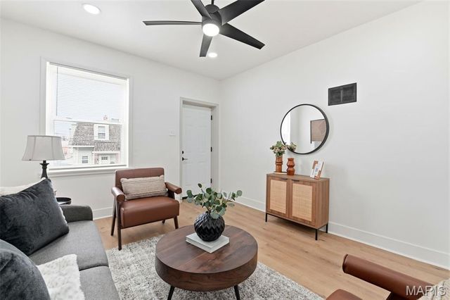 1036 Wachtel Avenue, St Louis, MO 63125