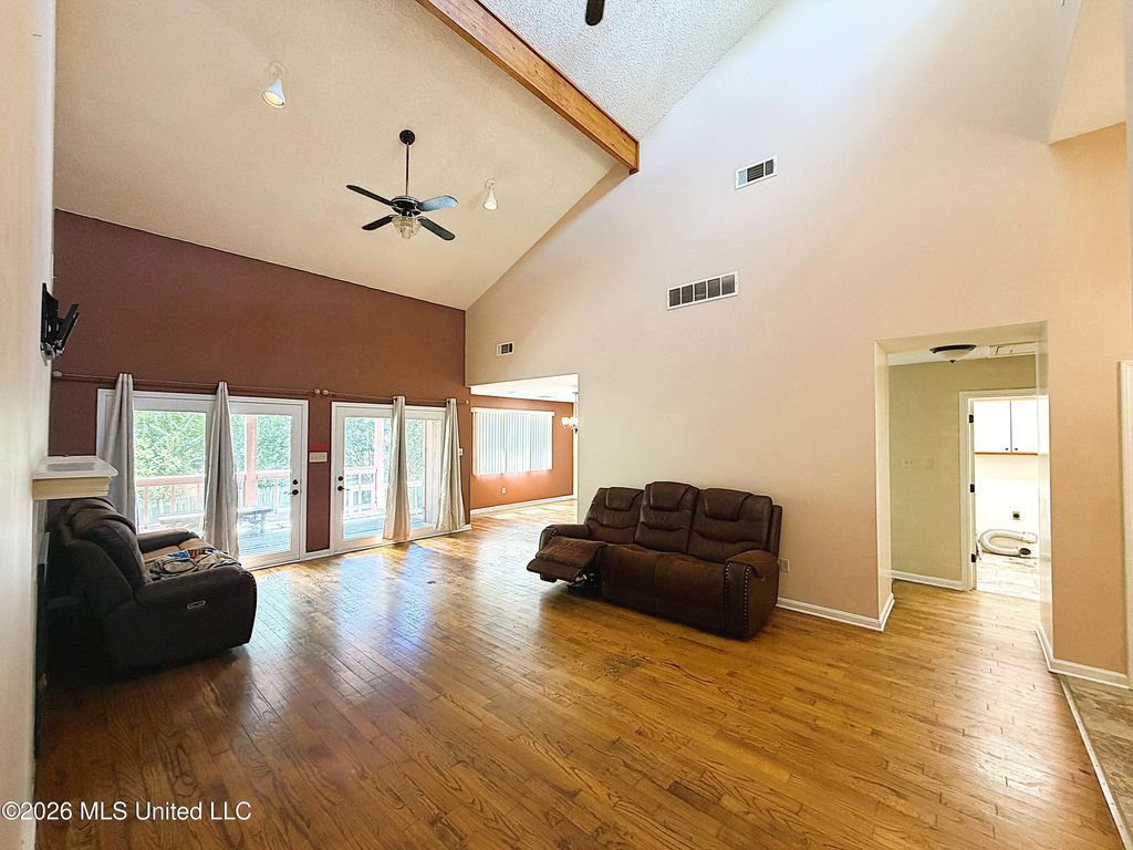 827 Tall Pine Cove, Southaven, MS 38671 — photo 5