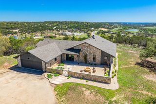 160 Mountain Way Drive, Kerrville, TX 78028