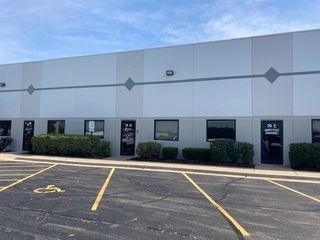72 Stonehill Road, Oswego, IL 60543