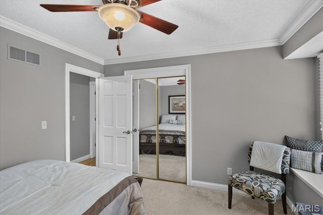 525 Country Manor Drive, St Peters, MO 63376
