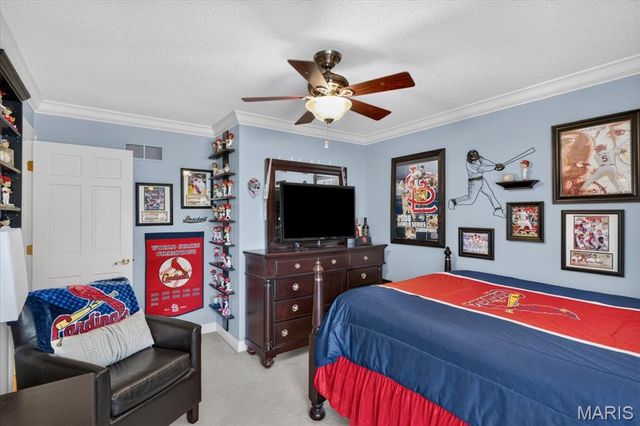 525 Country Manor Drive, St Peters, MO 63376