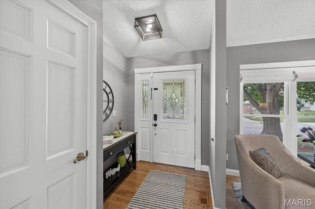 525 Country Manor Drive, St Peters, MO 63376