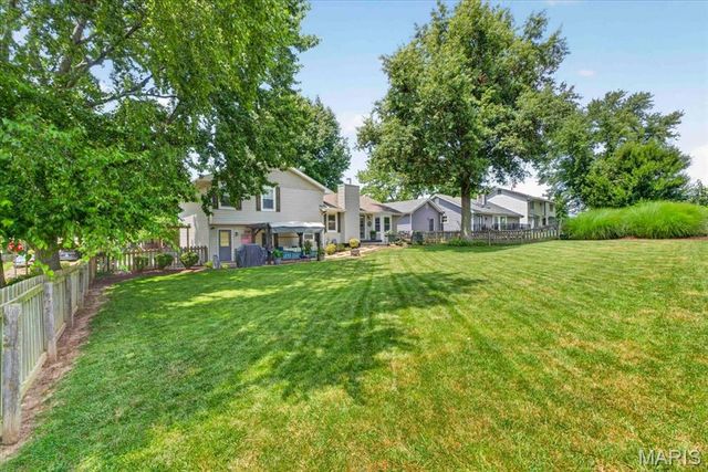 525 Country Manor Drive, St Peters, MO 63376