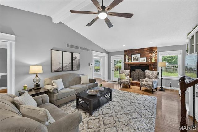 525 Country Manor Drive, St Peters, MO 63376