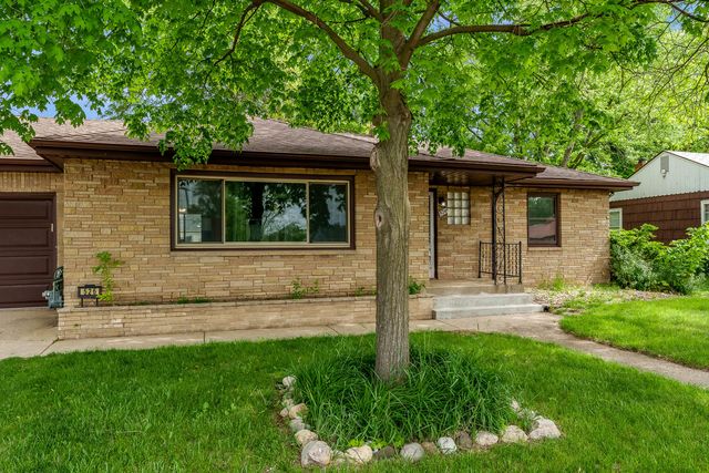 526 E RIVERSIDE Boulevard, Loves Park, IL 61111