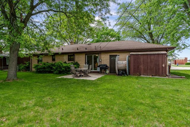526 E RIVERSIDE Boulevard, Loves Park, IL 61111