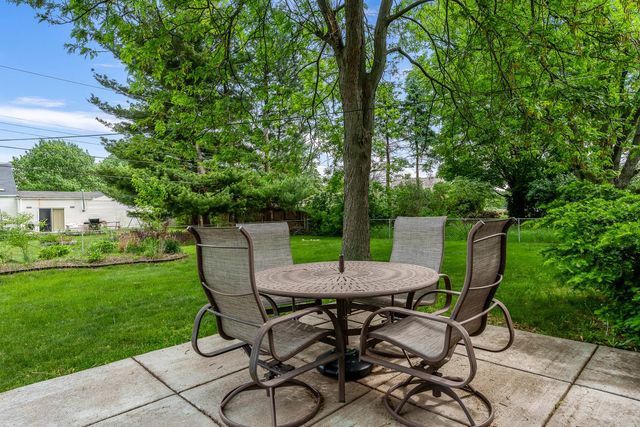 526 E RIVERSIDE Boulevard, Loves Park, IL 61111