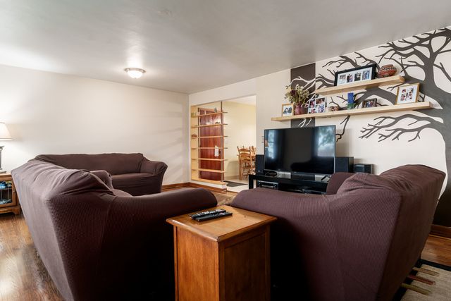 526 E RIVERSIDE Boulevard, Loves Park, IL 61111