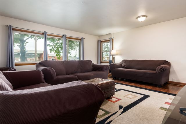 526 E RIVERSIDE Boulevard, Loves Park, IL 61111