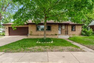 526 E RIVERSIDE Boulevard, Loves Park, IL 61111