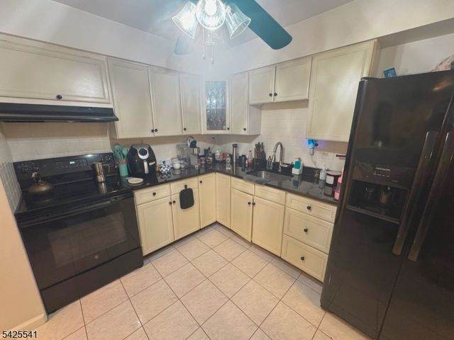 806 Eves Dr 2H, Hillsborough Twp., NJ 08844