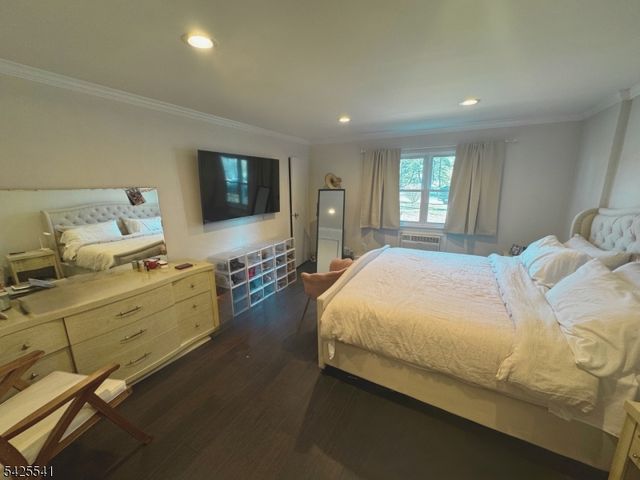 806 Eves Dr 2H, Hillsborough Twp., NJ 08844