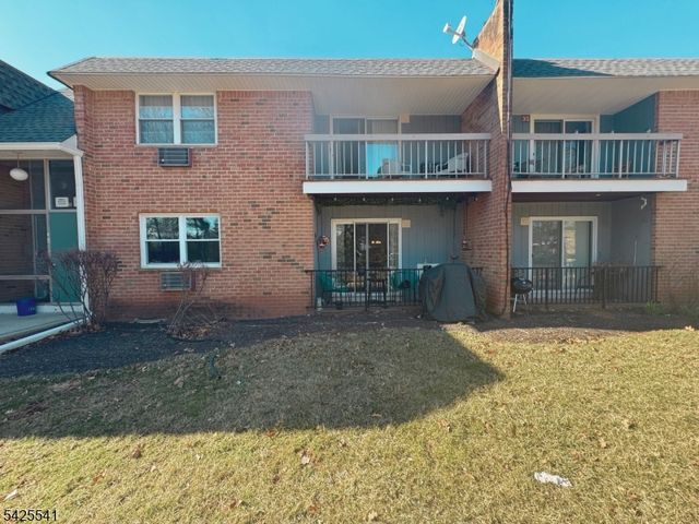 806 Eves Dr 2H, Hillsborough Twp., NJ 08844