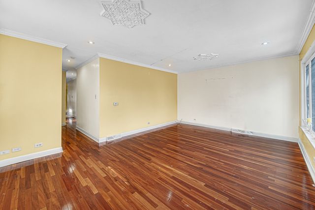 3210 N Narragansett Avenue, Chicago, IL 60634