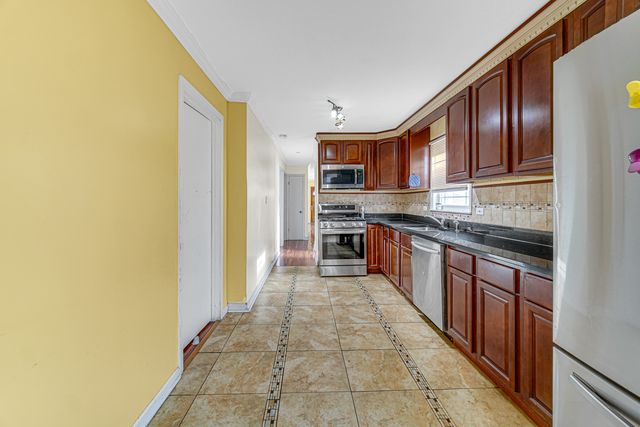 3210 N Narragansett Avenue, Chicago, IL 60634